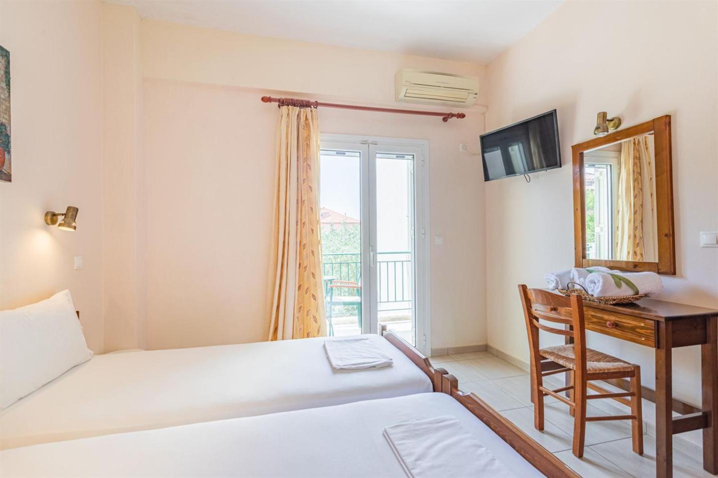 Vasiliki Apartments Stoúpa Eksteriør billede